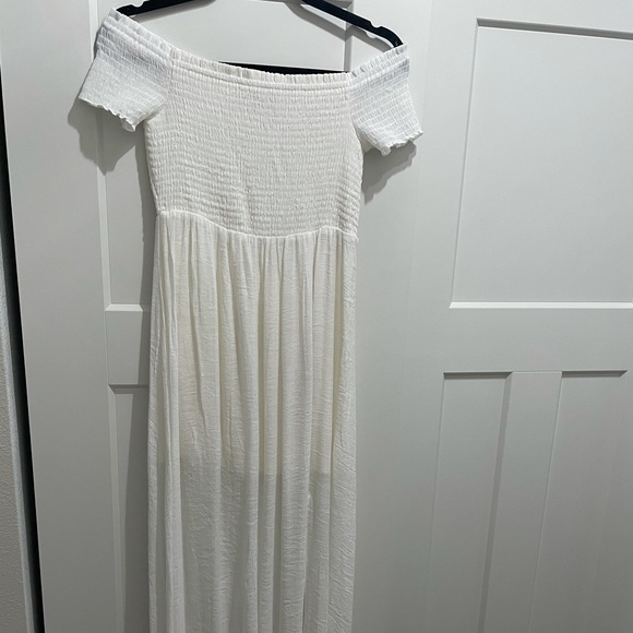 Boutique Off the Shoulder White Maxi Dress Aakaa Brand Womens Small - Picture 4 of 7